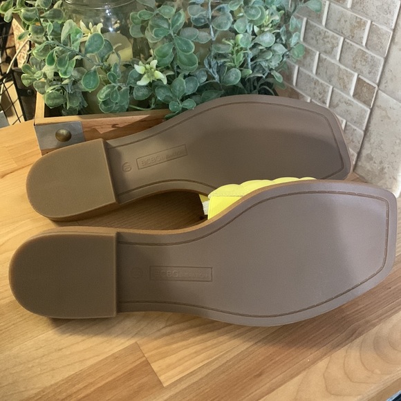 BCBGeneration Pale Yellow Laila Slide Sandal With Diamond Quilted Strap - Picture 11 of 12